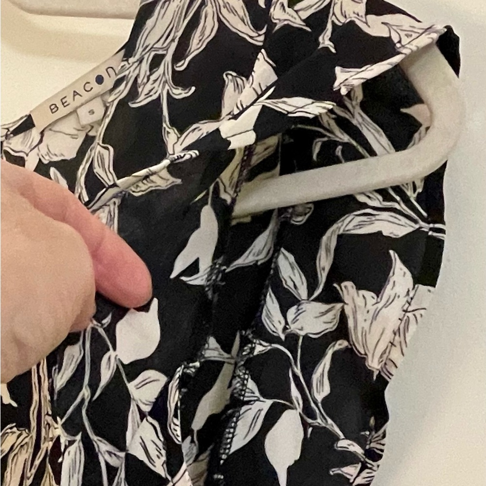 Beacon Black and White Floral Top - Picture 6 of 8